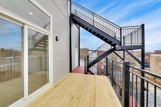1244 N Kedzie Avenue 4, Chicago, IL 60651