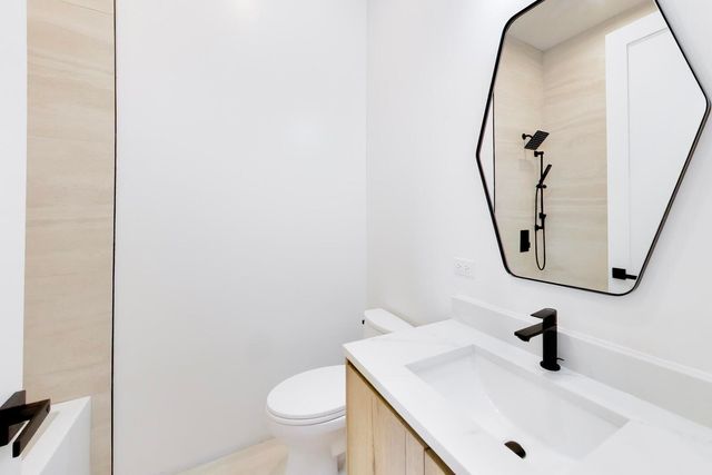 1244 N Kedzie Avenue 4, Chicago, IL 60651
