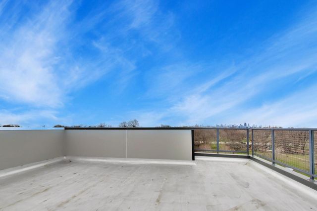 1244 N Kedzie Avenue 4, Chicago, IL 60651