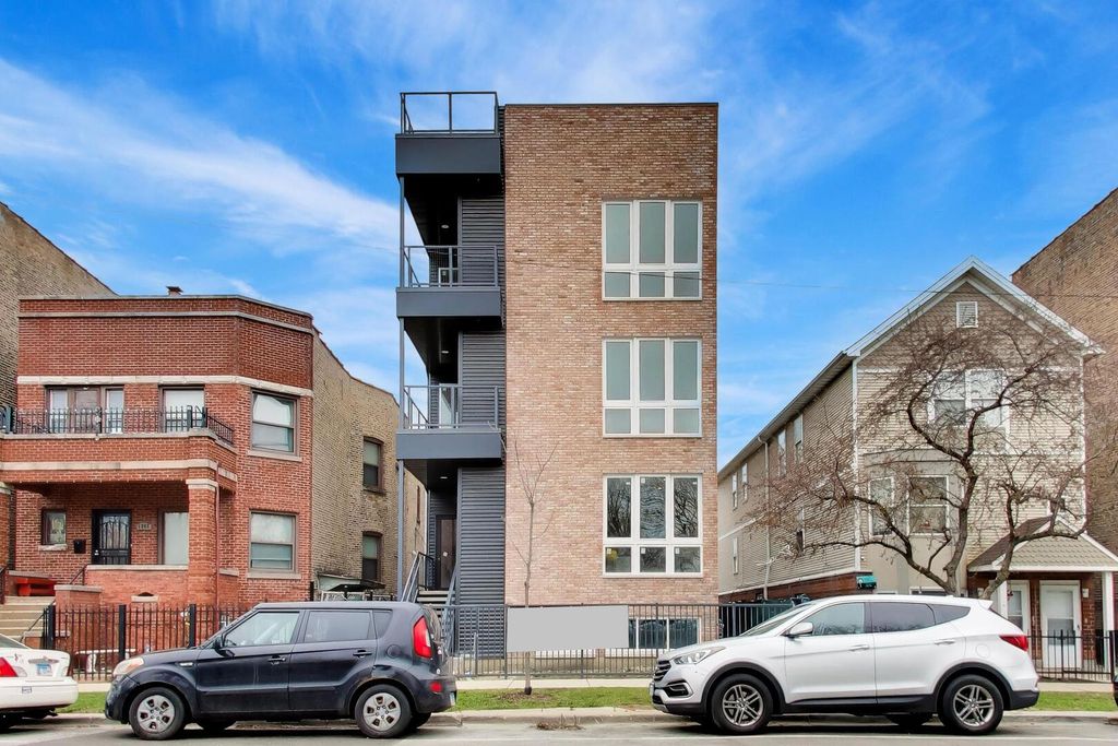 1244 N Kedzie Avenue 4, Chicago, IL 60651