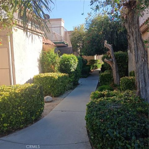 2433 West Acacia Avenue, Hemet, CA 92545