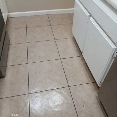 2433 West Acacia Avenue, Hemet, CA 92545