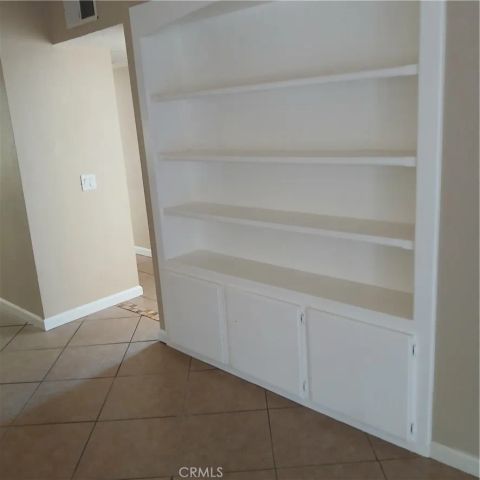 2433 West Acacia Avenue, Hemet, CA 92545