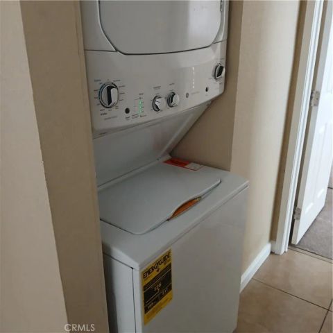 2433 West Acacia Avenue, Hemet, CA 92545