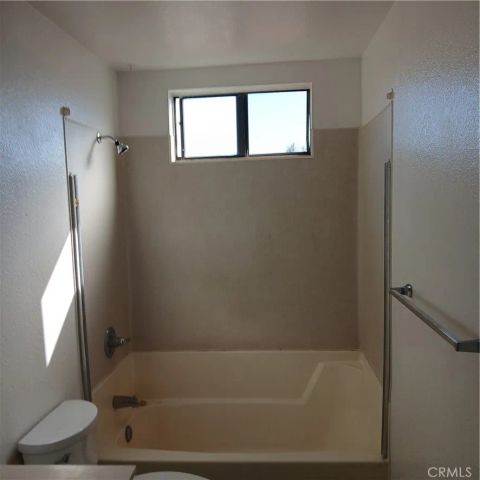 2433 West Acacia Avenue, Hemet, CA 92545