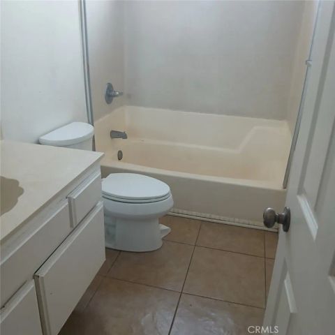 2433 West Acacia Avenue, Hemet, CA 92545