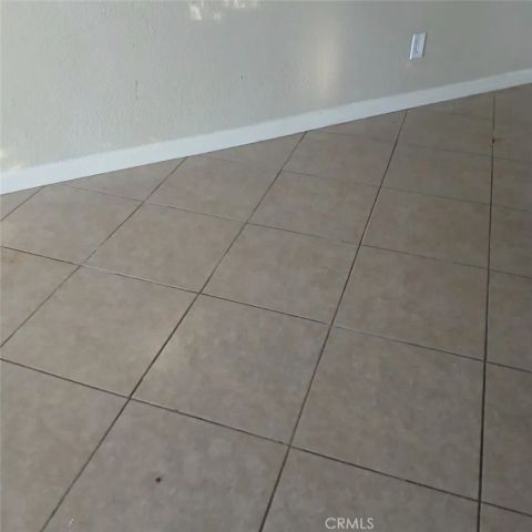 2433 West Acacia Avenue, Hemet, CA 92545