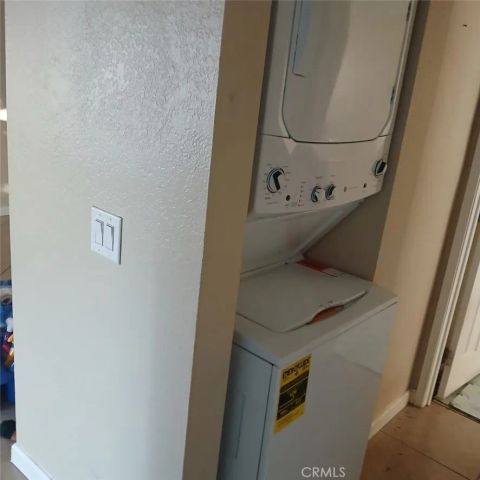 2433 West Acacia Avenue, Hemet, CA 92545