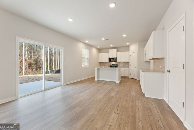 8039 Dickens Drive, Fairburn, GA 30213