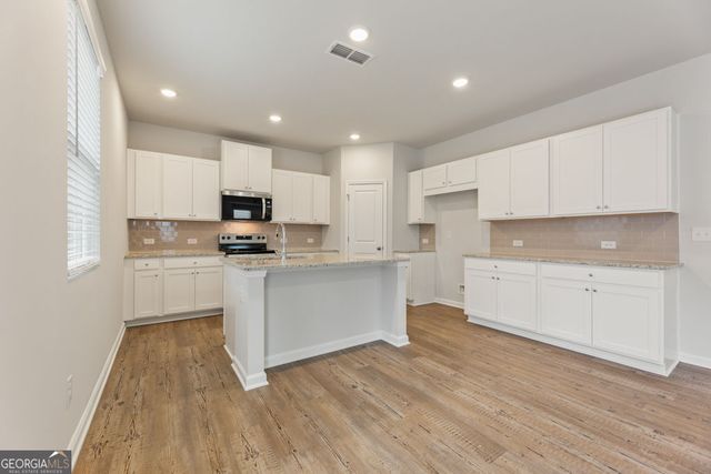 8039 Dickens Drive, Fairburn, GA 30213