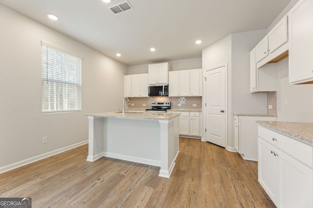 8039 Dickens Drive, Fairburn, GA 30213