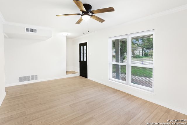 9902 Lorene Ln, San Antonio, TX 78216