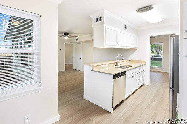 9902 Lorene Ln, San Antonio, TX 78216