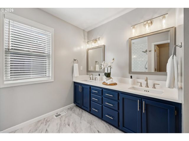 11445 Sw WOODLEE HEIGHTS Ct, Portland, OR 97219
