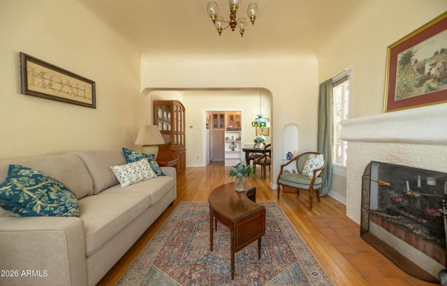1606 W LYNWOOD Street, Phoenix, AZ 85007