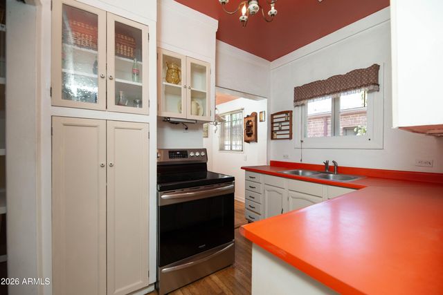 1606 W LYNWOOD Street, Phoenix, AZ 85007
