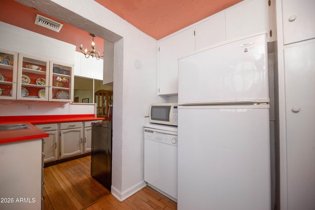 1606 W LYNWOOD Street, Phoenix, AZ 85007