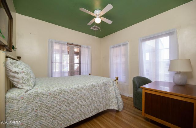 1606 W LYNWOOD Street, Phoenix, AZ 85007