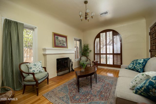 1606 W LYNWOOD Street, Phoenix, AZ 85007