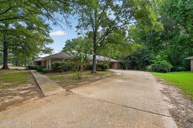 86 Summit Ridge Drive, Brandon, MS 39042