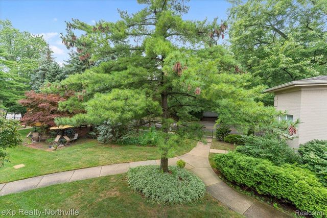 475 S Adams Road, Birmingham, MI 48009
