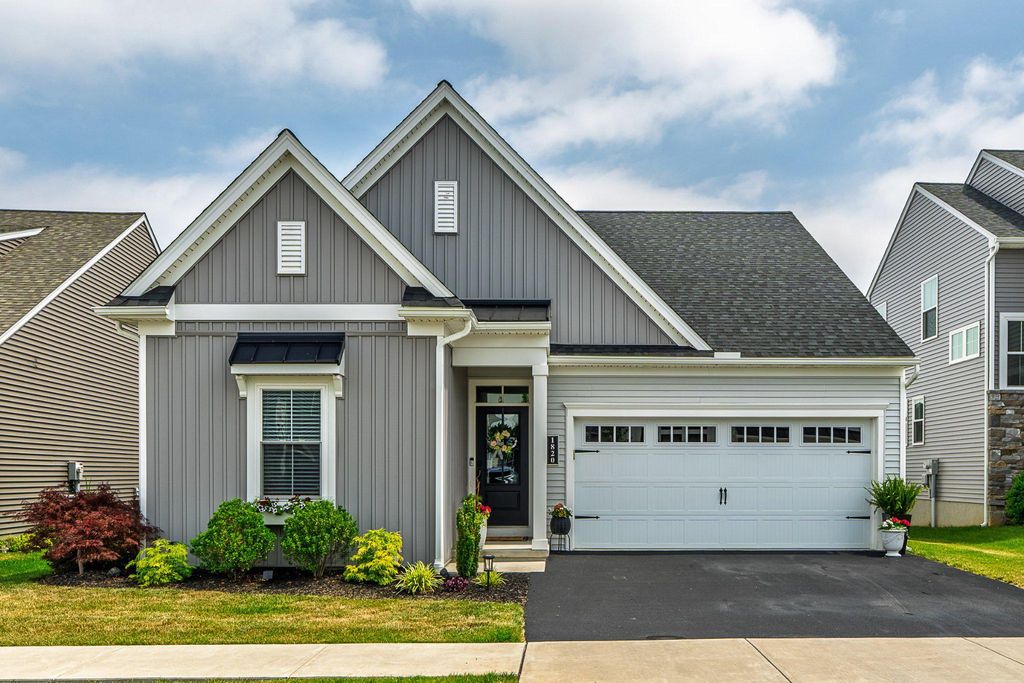 1820 EMERALD WAY, Mount Joy, PA 17552