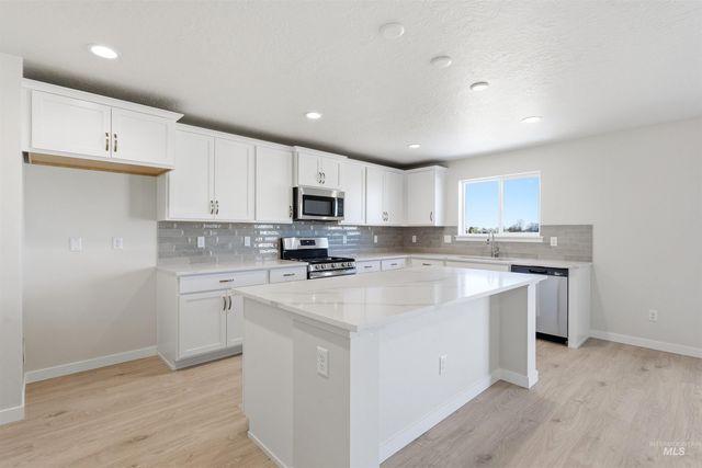 7640 E Meriwether Dr, Nampa, ID 83687