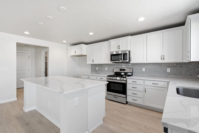 7640 E Meriwether Dr, Nampa, ID 83687