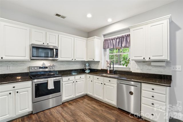 8606 Driscoll Court, Charlotte, NC 28269