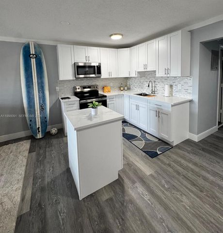 2111 NE 56th St 206, Fort Lauderdale, FL 33308