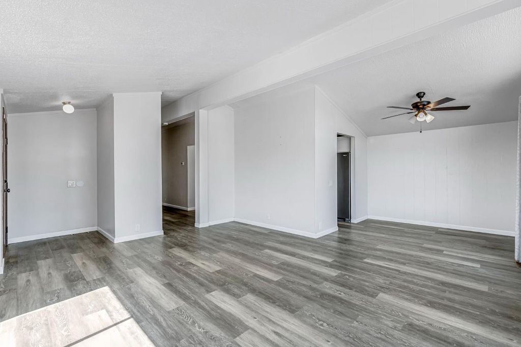 Image 10 of property listing at 27062 Road 400, Madera, CA 93636