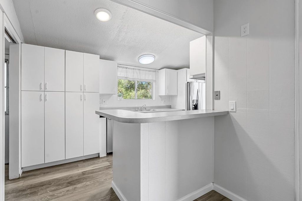 Image 17 of property listing at 27062 Road 400, Madera, CA 93636