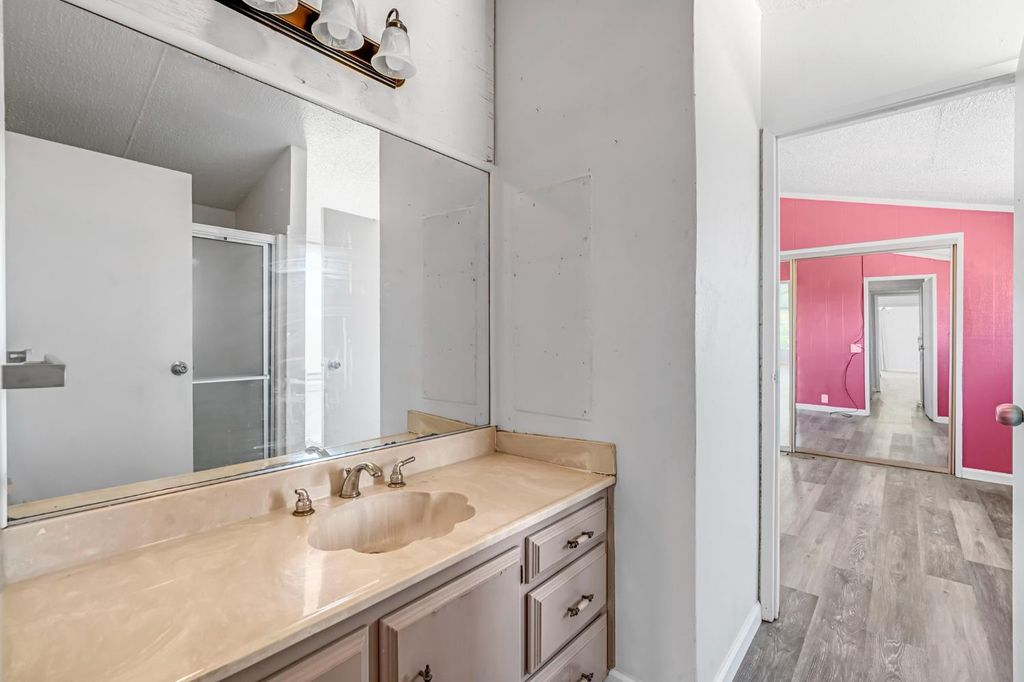 Image 19 of property listing at 27062 Road 400, Madera, CA 93636