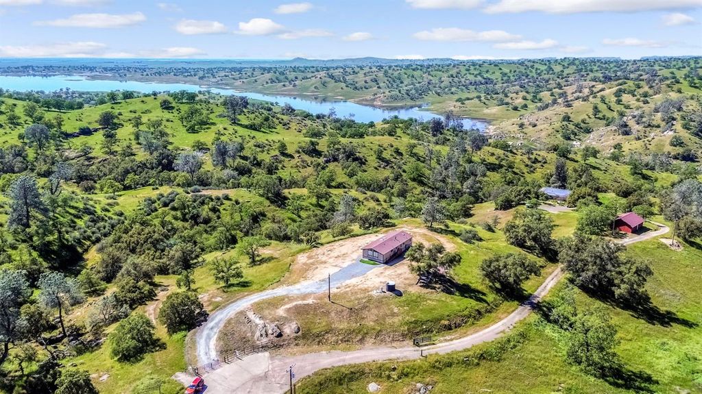 Image 29 of property listing at 27062 Road 400, Madera, CA 93636