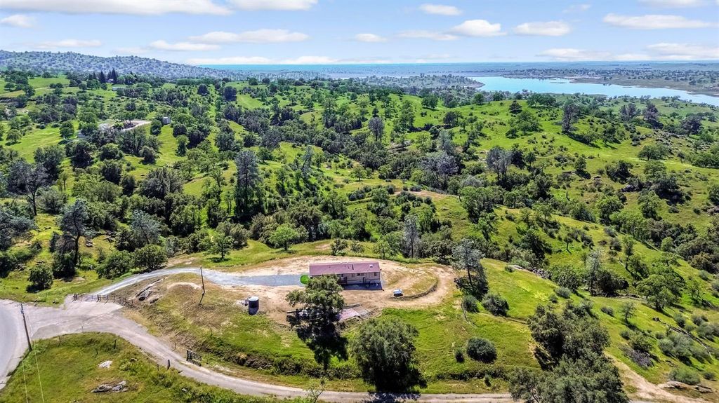 Image 31 of property listing at 27062 Road 400, Madera, CA 93636