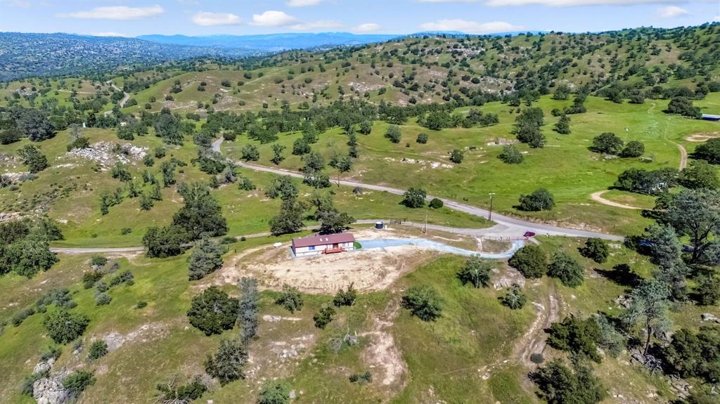 Image 36 of property listing at 27062 Road 400, Madera, CA 93636