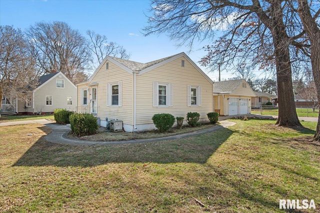 2100 E Hood Street, Springfield, IL 62703