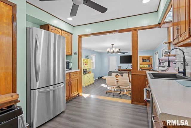 2100 E Hood Street, Springfield, IL 62703