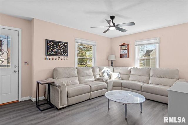 2100 E Hood Street, Springfield, IL 62703