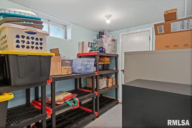 2100 E Hood Street, Springfield, IL 62703