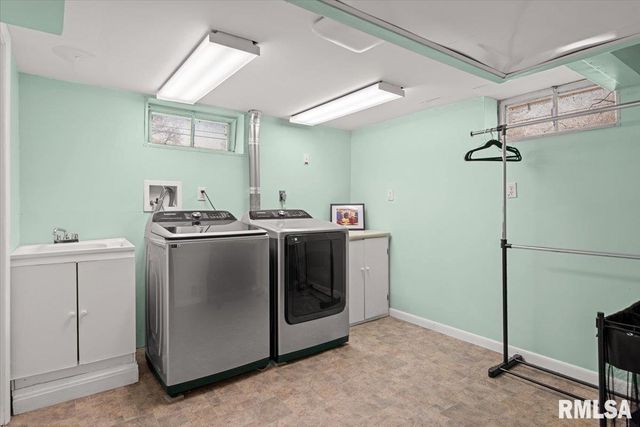 2100 E Hood Street, Springfield, IL 62703