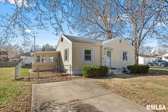 2100 E Hood Street, Springfield, IL 62703