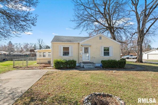 2100 E Hood Street, Springfield, IL 62703