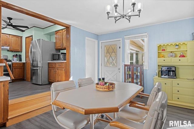 2100 E Hood Street, Springfield, IL 62703