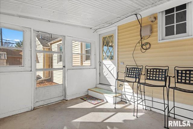 2100 E Hood Street, Springfield, IL 62703