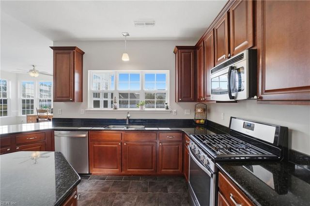 2505 Unbridled LN, Virginia Beach, VA 23456