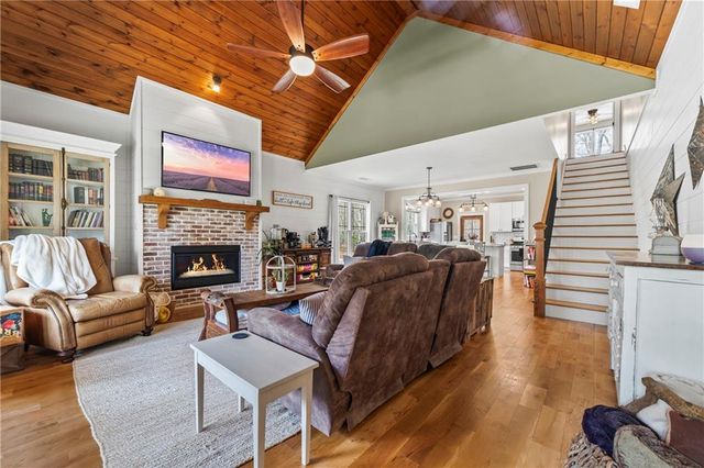 5240 Highway 17, Clarkesville, GA 30523