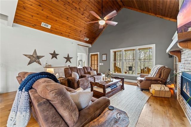 5240 Highway 17, Clarkesville, GA 30523