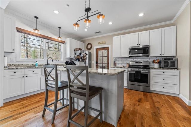 5240 Highway 17, Clarkesville, GA 30523