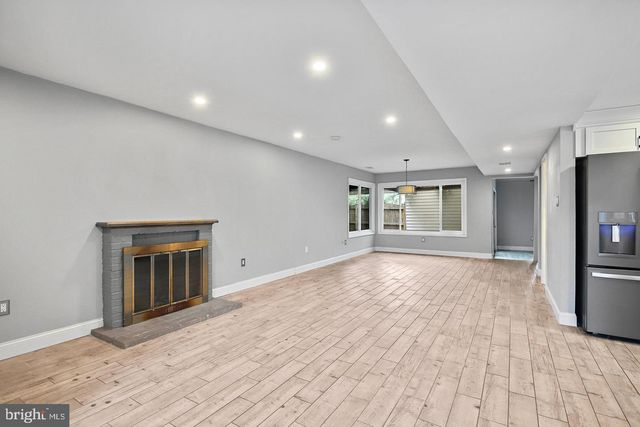 511 AVONDALE DR, Sterling, VA 20164